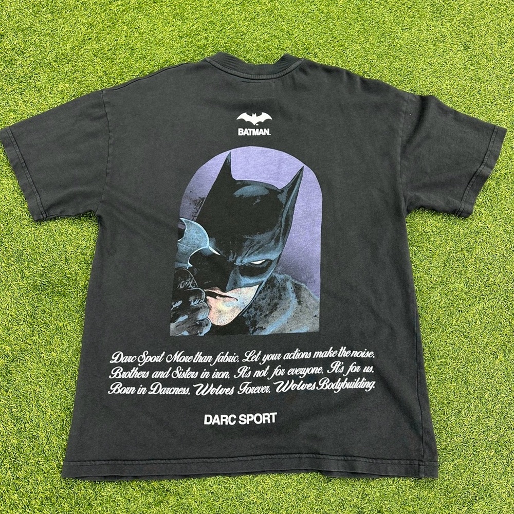DARC SPORT X BATMAN DARC SHADOWS "PREMIUM" OVERSIZED TEE SIZE MEDIUM